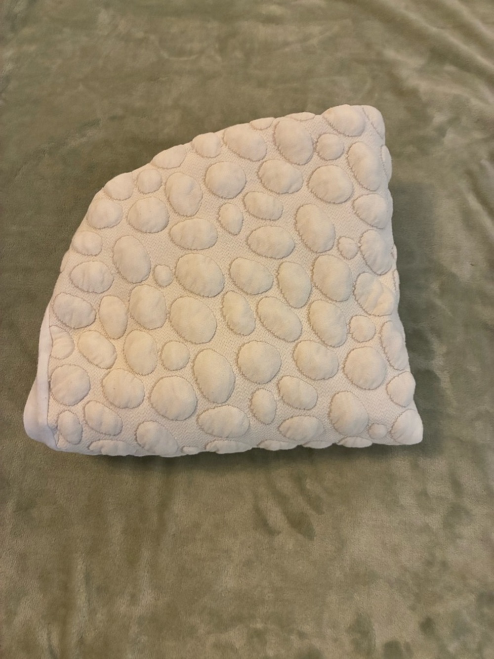 Textured Pebble Crib Mattress Protector - Cream Colored